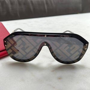Black Fendi Sunglasses